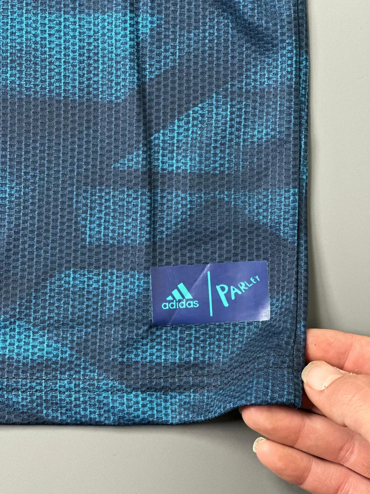 تیشرت مردانه adidas کد 2122 رنگ آبی — تصویر ۵