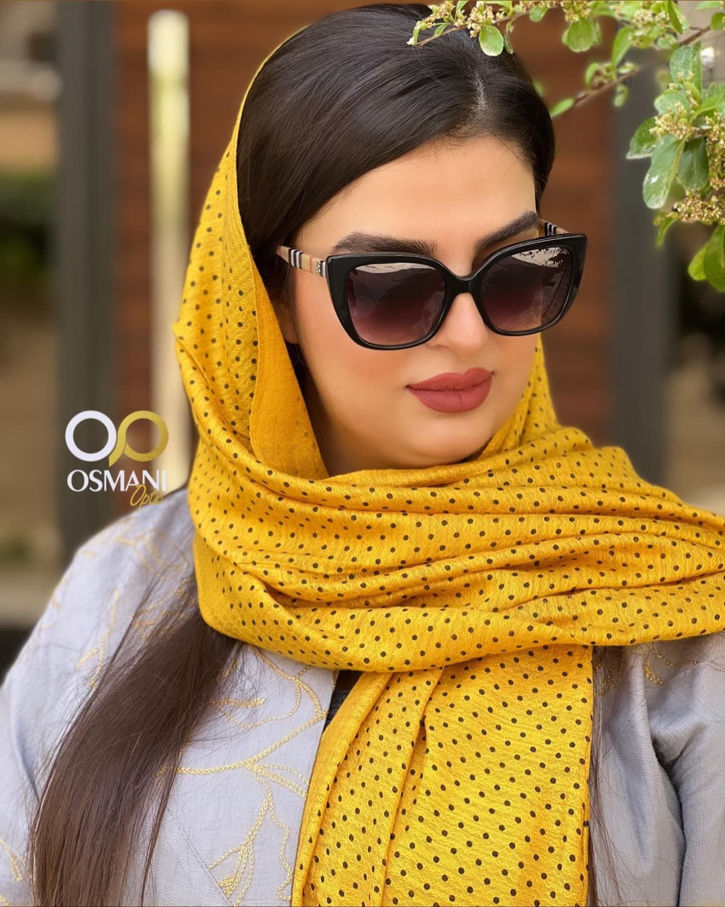 عینک آفتابی زنانه بربری مدل BURBERRY BE4333 — تصویر ۴