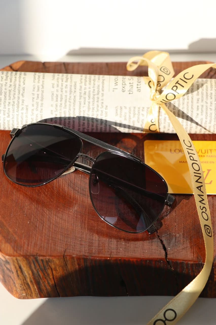 عینک آفتابی مردانه لویس ویتون مدل LOUIS VUITTON Z0496U — تصویر ۴