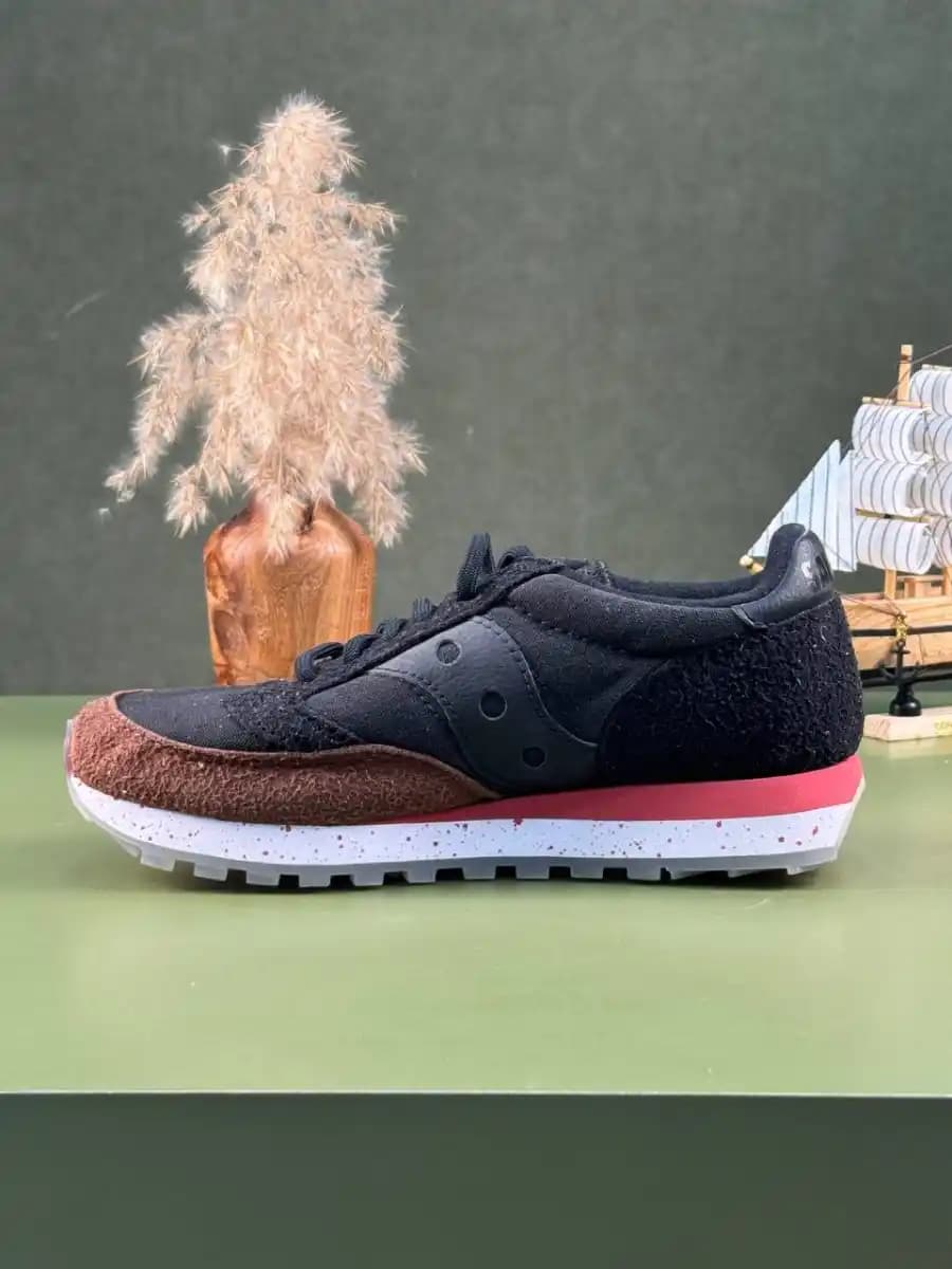 کتونی سا.کو.نی مدل Saucony Jazz مشکی قهوه ای — تصویر ۳
