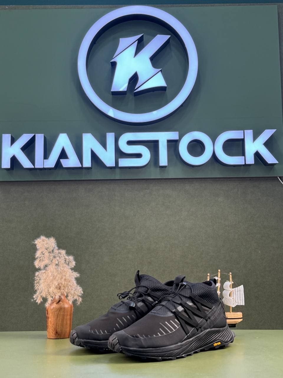 کتونی مر.ل مدل Merrell تمام مشکی