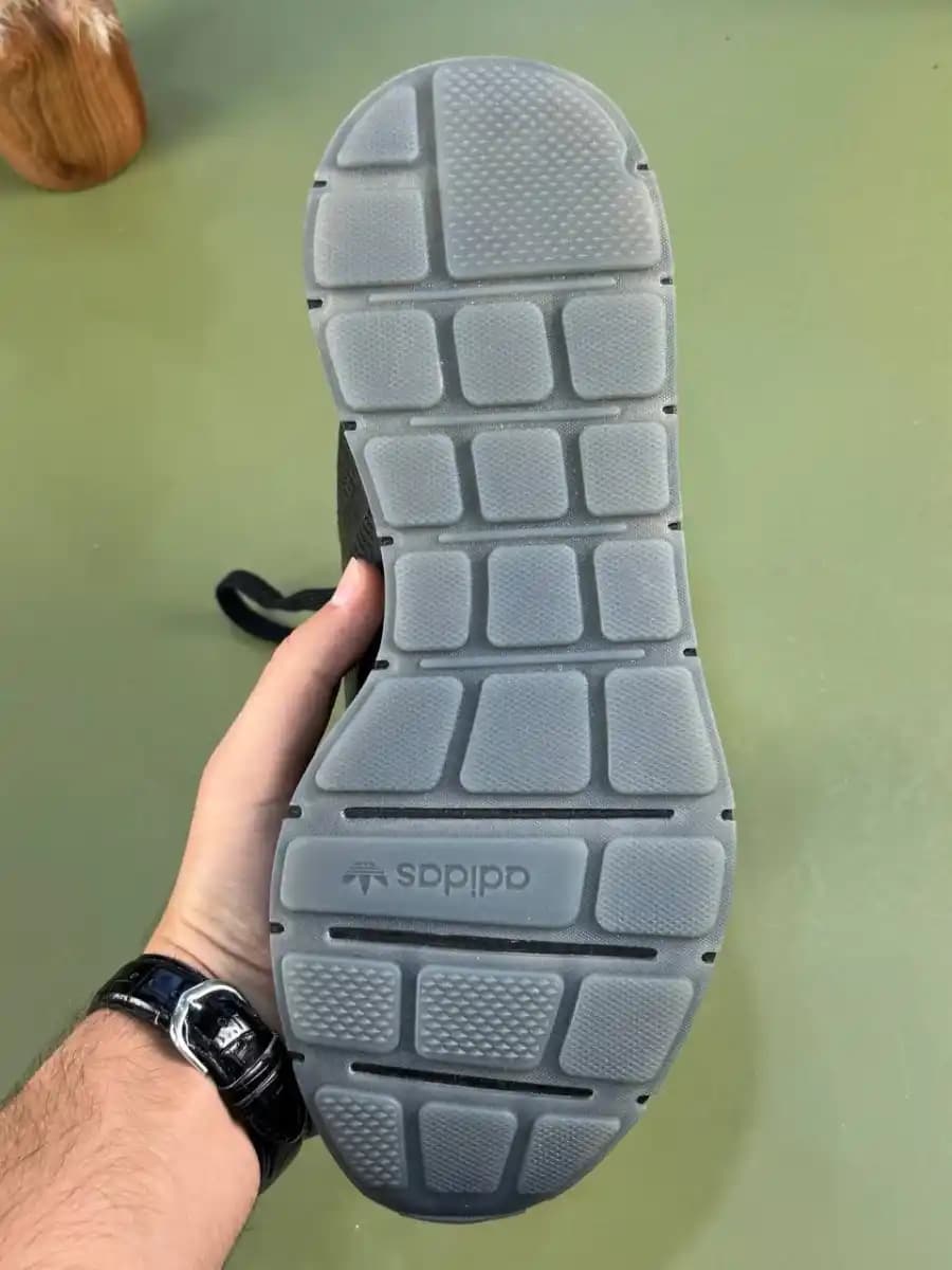 کتونی آد.ید.اس مدل Adidas Swift run x — تصویر ۴