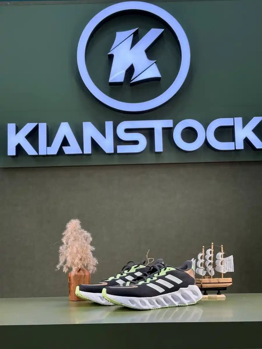 کتونی آد.ید.اس مدل adidas swtch run