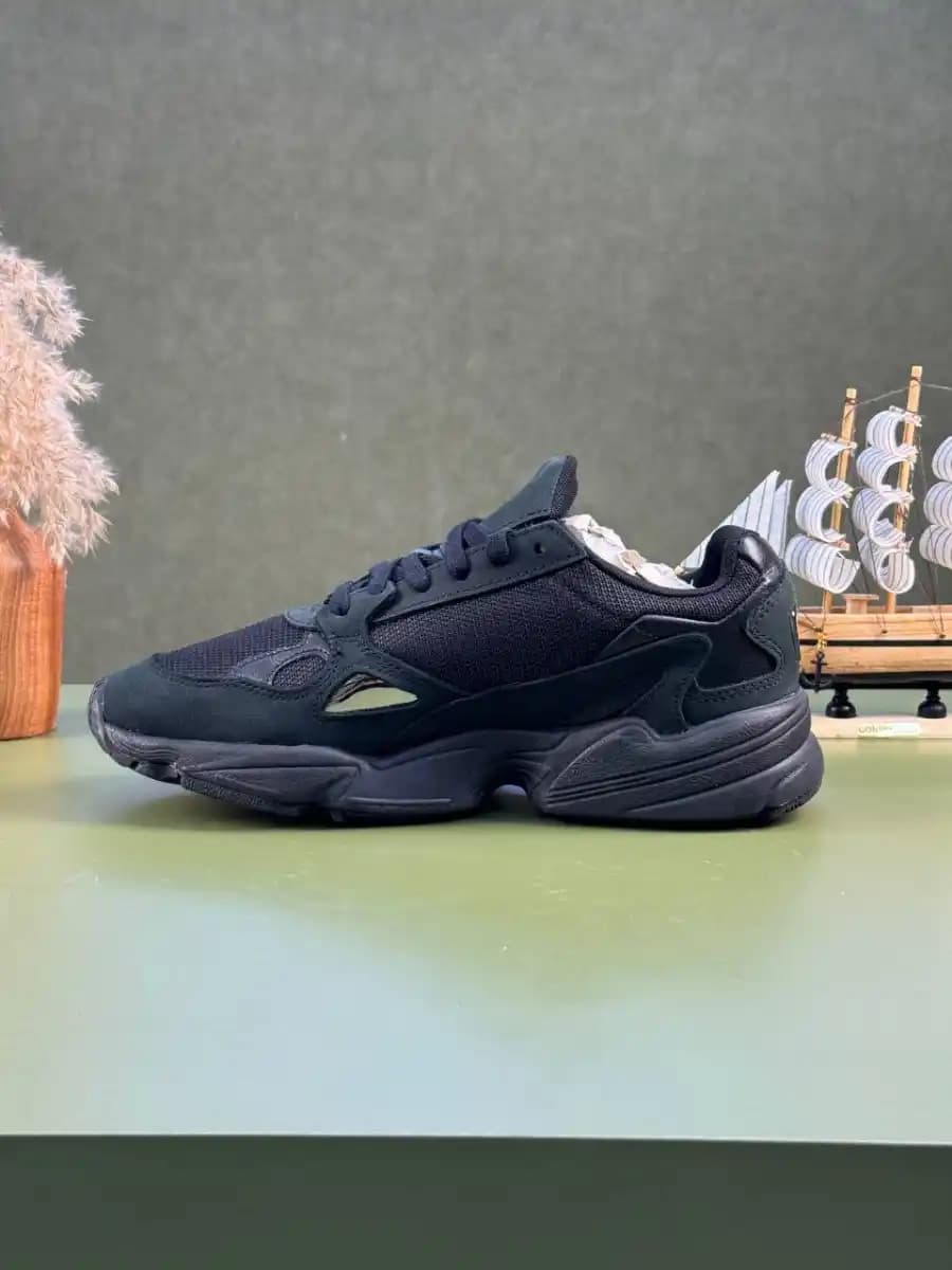کتونی آد.ید.اس مدل Adidas falcon — تصویر ۳
