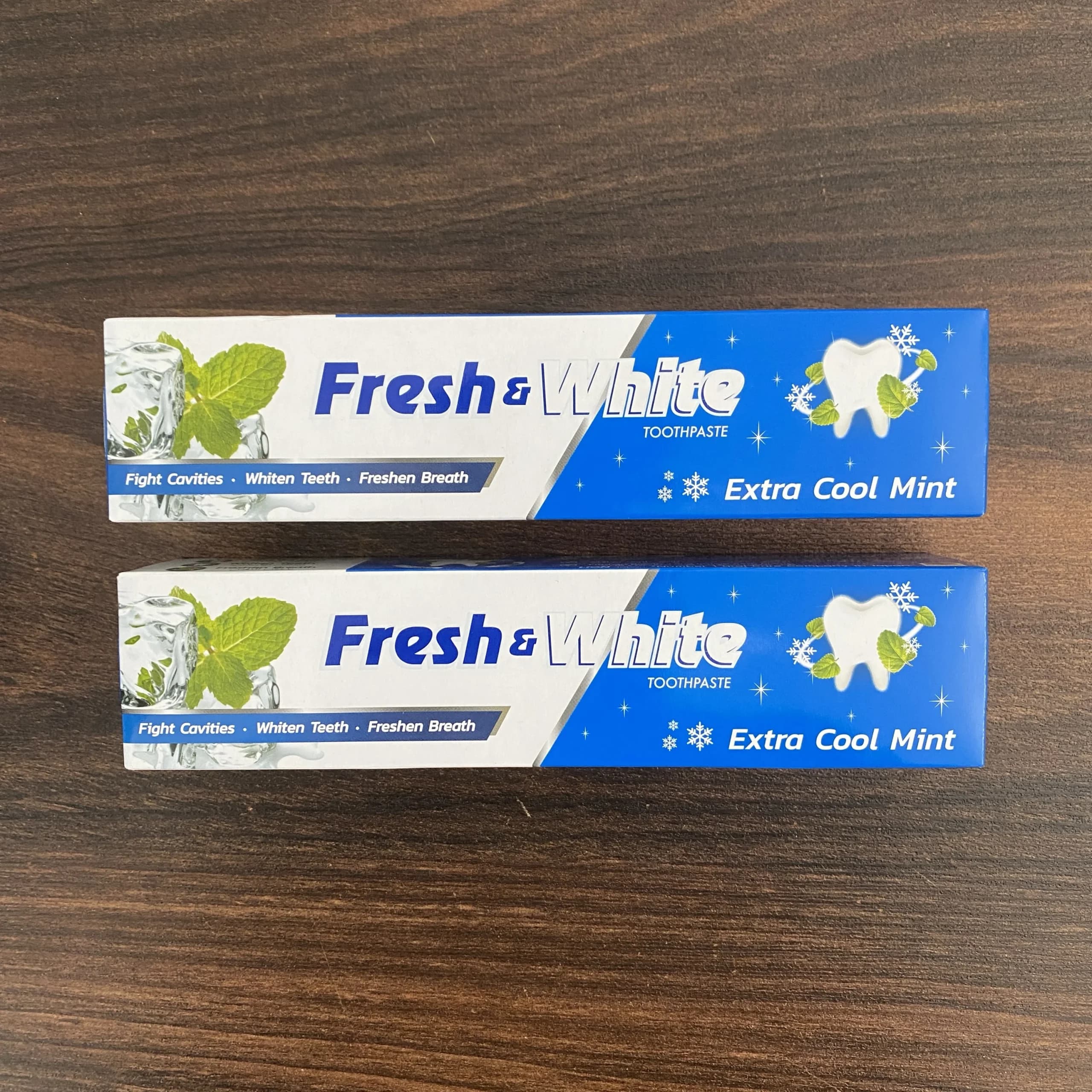 خمیر دندان نعنا فرش اند وایت مدل Extra Cool Mint — تصویر ۳