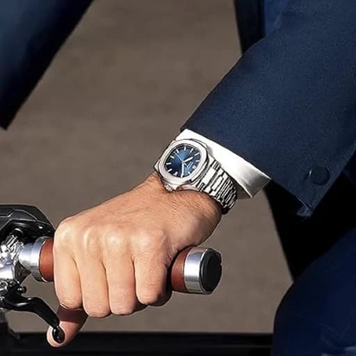 ساعت مچی مردانه پتک فیلیپ موتور ژاپن مدل ناتیلوس نقره ای سورمه ای (Patek Philippe Nautilus) — تصویر ۲