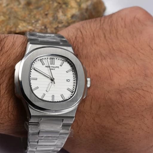 ساعت مچی مردانه پتک فیلیپ موتور ژاپن مدل ناتیلوس نقره ای (Patek Philippe Nautilus) — تصویر ۶