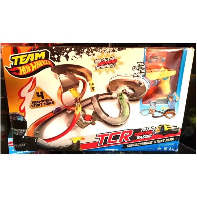 پیست مسابقه‌ای هات ویلز مدل Total Control Racing Stunt Park — تصویر ۲