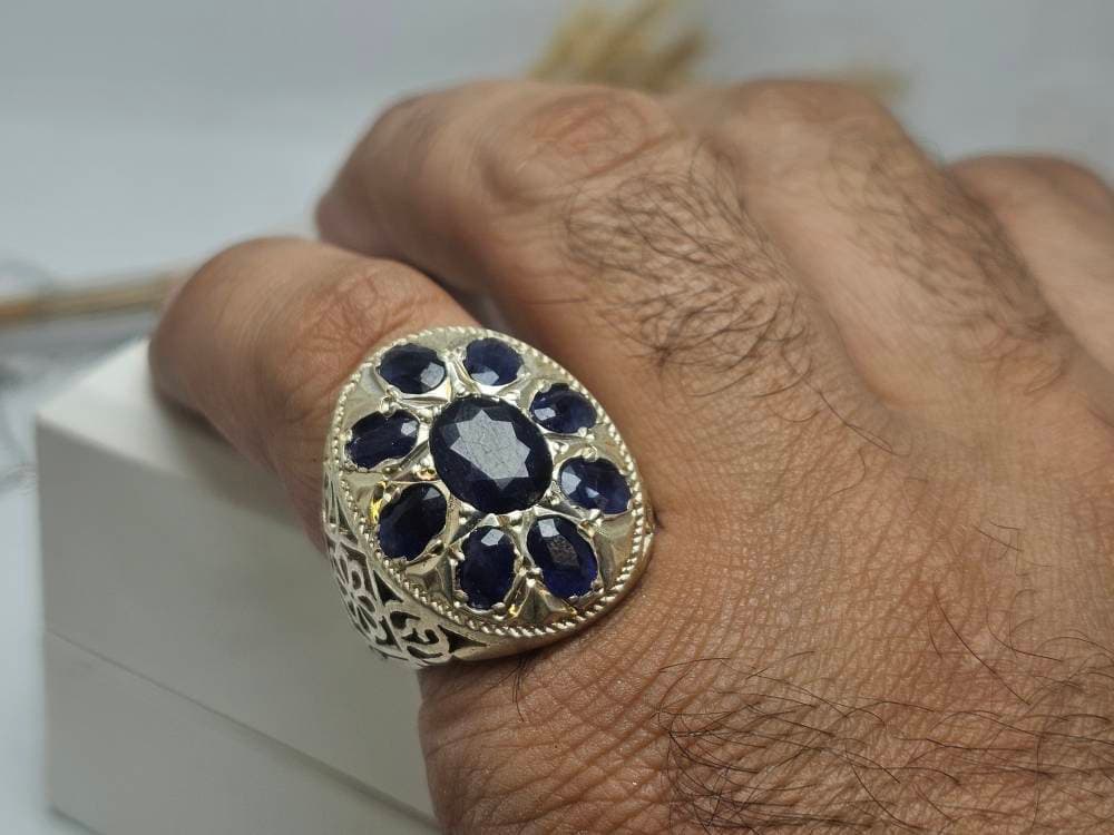 انگشتر نقره ۹ نگین یاقوت کبود اصلی — تصویر ۴