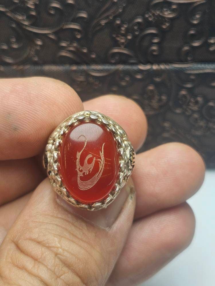 انگشتر نقره عقیق قرمز حکاکی علی — تصویر ۳