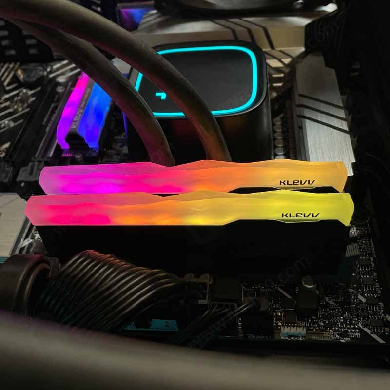 پک رم 32 گیگ Klevv Cras X RGB 32GB (16×2) DDR4 3600Mhz استوک