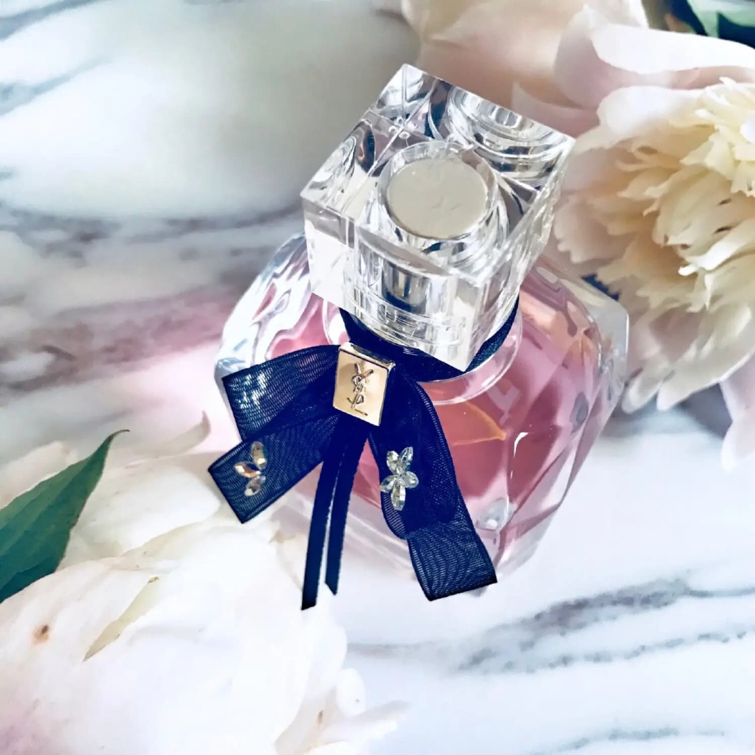 عطر ادکلن ایو سن لورن مون پاریس پارفوم فلورال اصل | YSL Mon Paris Parfum Floral — تصویر ۷