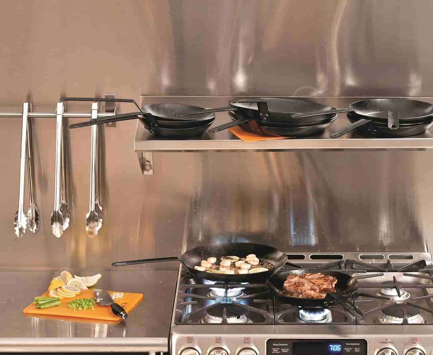 تابه کربن استیل 38 سانتی لاج Lodge Carbon Steel Skillet — تصویر ۴