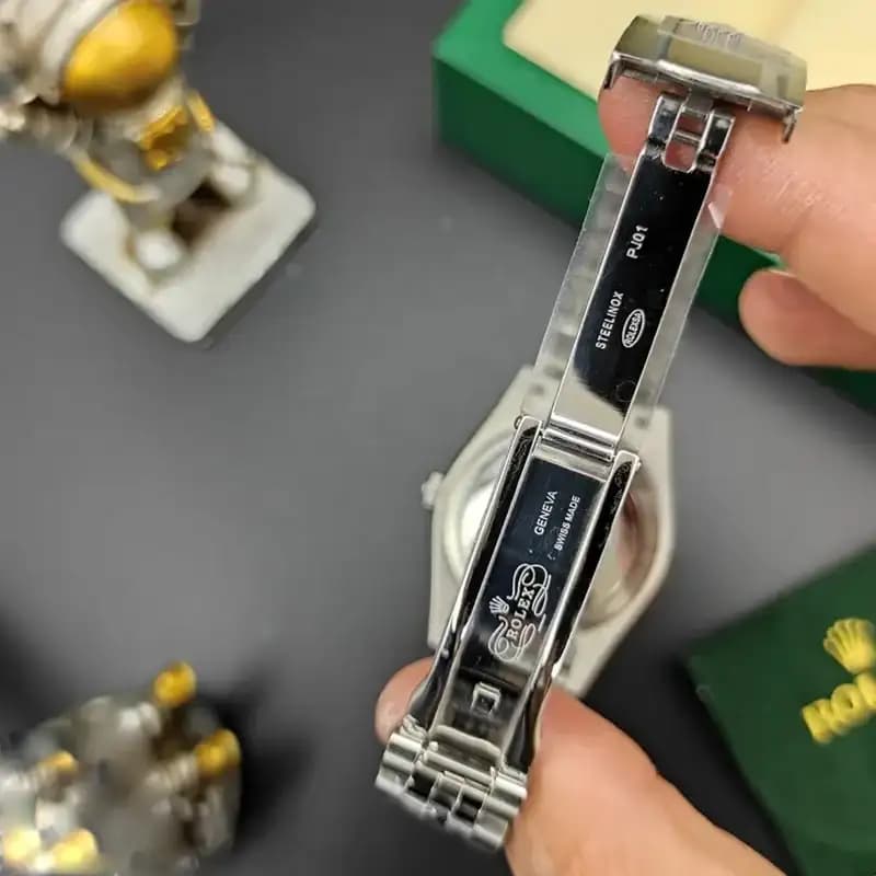 ساعت مچی عقربه ای اتوماتیک مردانه رولکس اسکای دولر مدل Rolex Sky Dweller — تصویر ۴