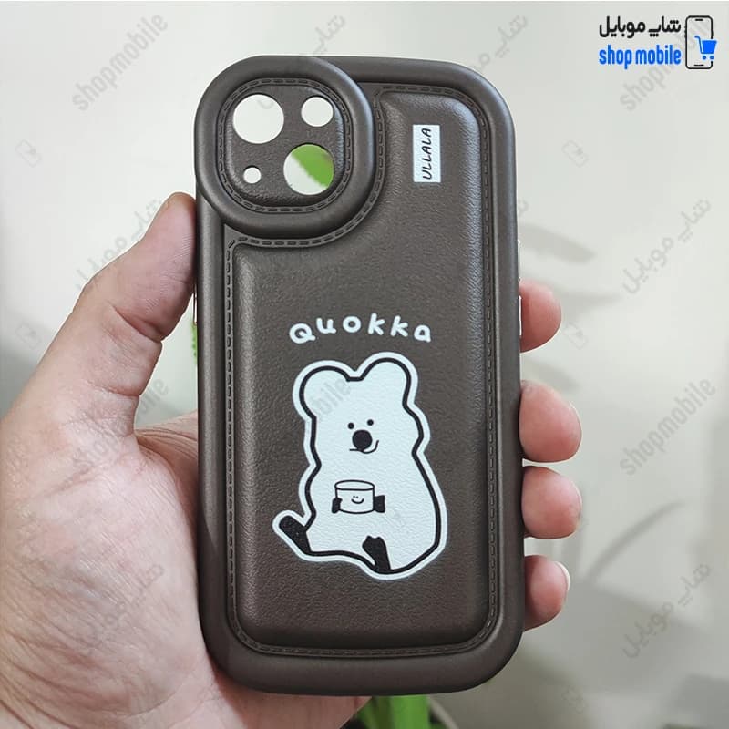 قاب گوشی آیفون 13 / آیفون 14 (کاور عروسکی فانتزی ULLALA طرح Quokka) — تصویر ۲