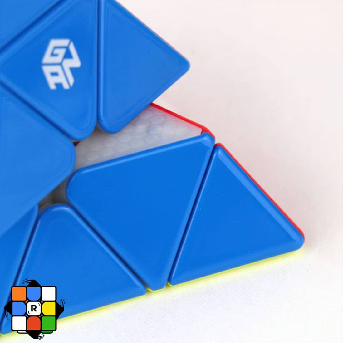 هرم گنز جی ای اس اینهنس مگنت استیکرلس یو وی GAN Pyraminx M Enhanced_UV — تصویر ۵