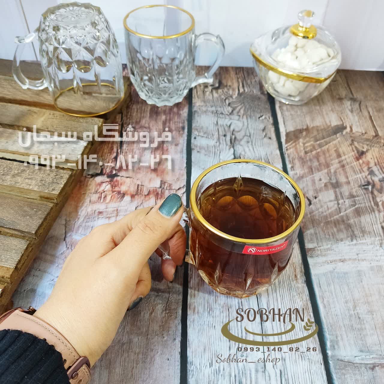 نیم لیوان لب طلایی نوری تازه — تصویر ۳