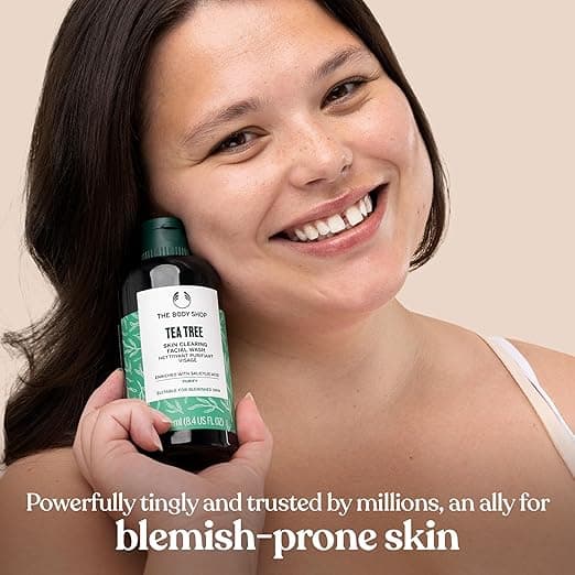ژل شستشوی صورت تی تری بادی شاپ The Body Shop Tea Tree Skin Clearing Facial Washمدل ضد جوش مناسب پوست چرب و مختلط حجم 250 میلی لیتر — تصویر ۴