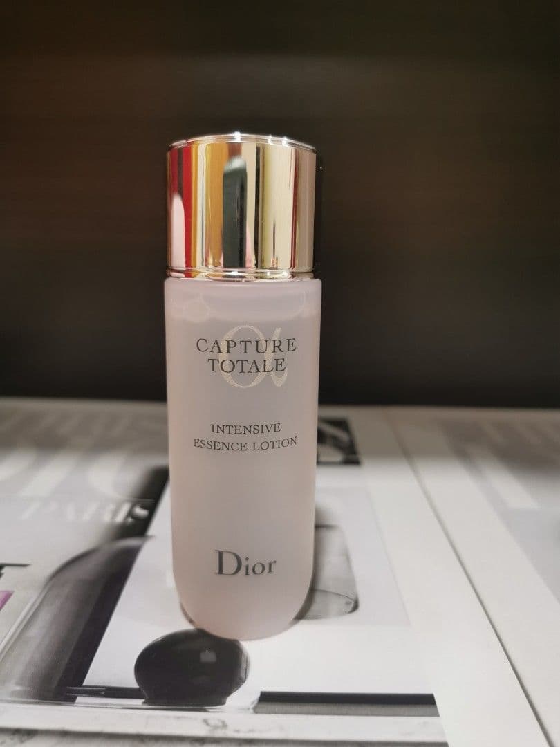 لوسیون (تونر) آبرسان و ضدپیری پوست دیور کپچر توتال مدل Dior Capture Totale Intensive Essence Lotion مناسب انواع پوست حجم 150 میلی لیتر — تصویر ۴