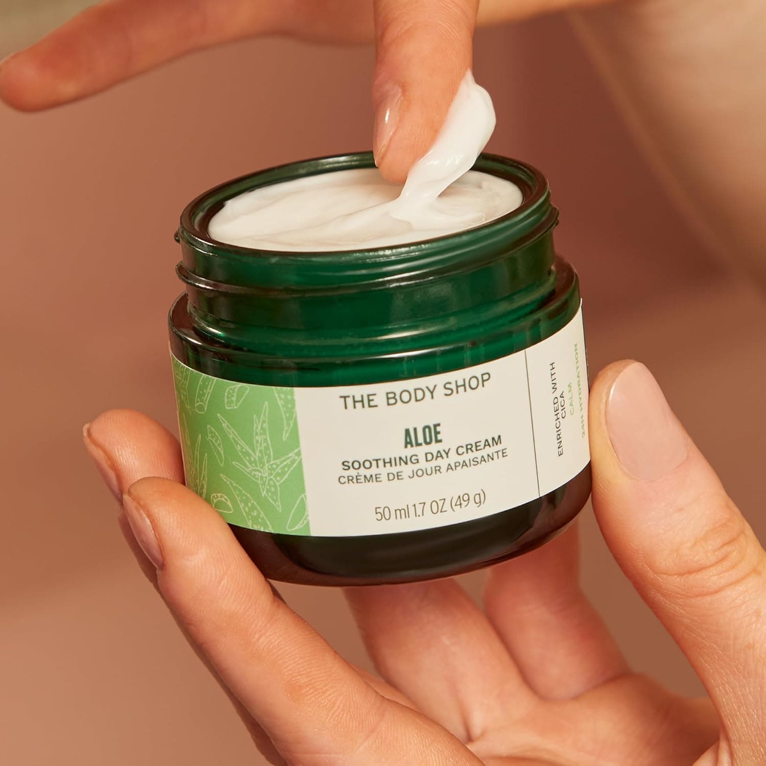 کرم روز تسکین‌دهنده بادی شاپ مدل آلوئه‌ورا The Body Shop Aloe Soothing Day Creamمناسب برای انواع پوست حجم 50 میلی‌لیتر — تصویر ۲
