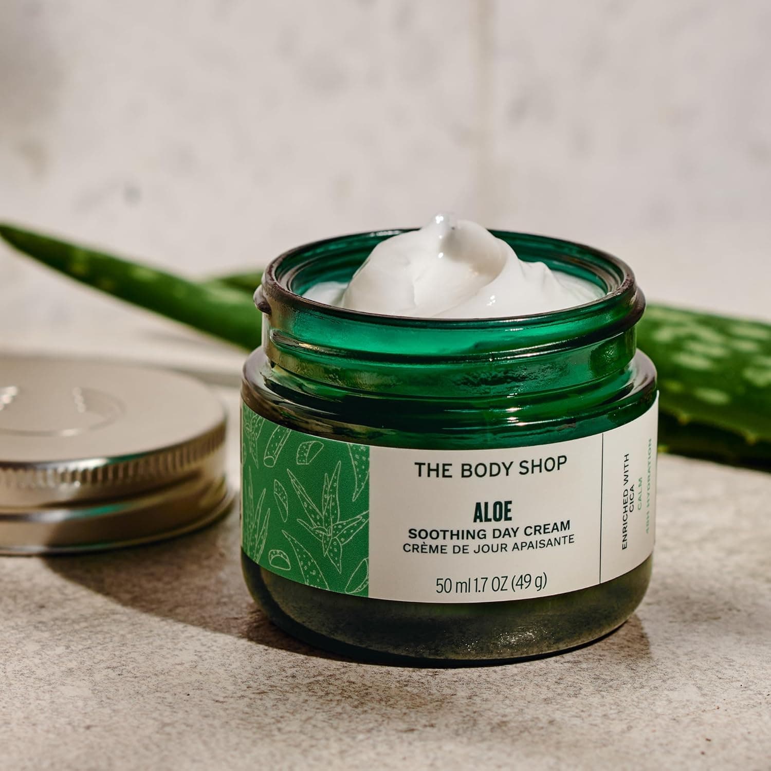 کرم روز تسکین‌دهنده بادی شاپ مدل آلوئه‌ورا The Body Shop Aloe Soothing Day Creamمناسب برای انواع پوست حجم 50 میلی‌لیتر — تصویر ۳