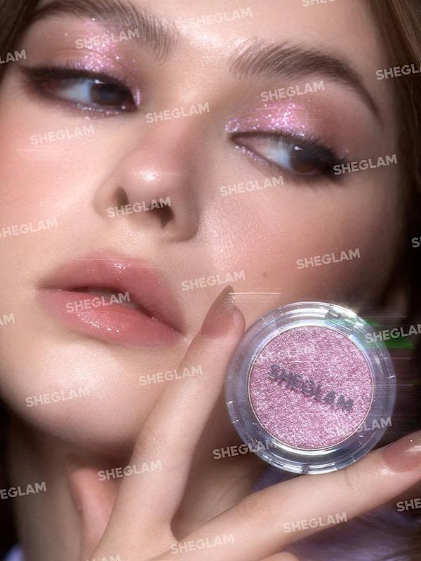 سایه چشم Enigma Sparkly رنگ Clarity شیگلم SHEGLAM — تصویر ۳