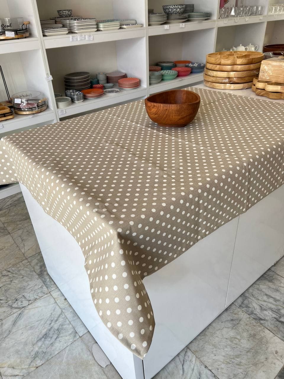 رومیزی داک- نسکافه ای خالخالی — تصویر ۳