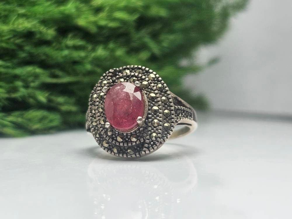انگشتر نقره زنانه مارکازیت با نگین یاقوت قرمز اصلی