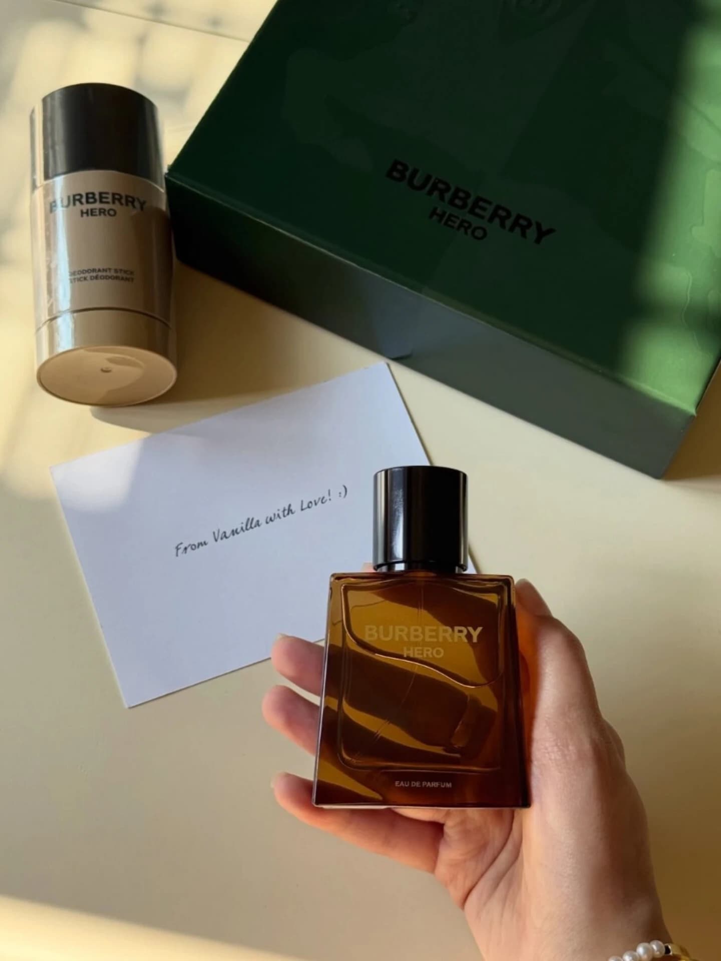 عطر باربری هیرو پارفوم | Burberry Hero Parfum — تصویر ۳