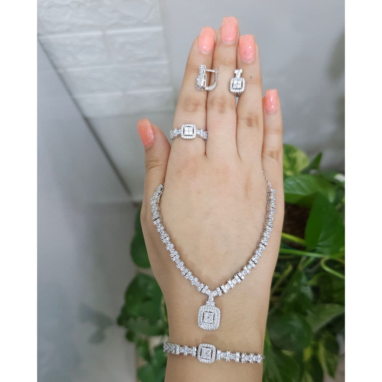 سرویس نقره مجلسی امرالدکات ST 1060 — تصویر ۲