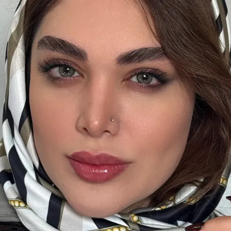 لنز نایس آیز الیوا سبز زیتونی — تصویر ۲