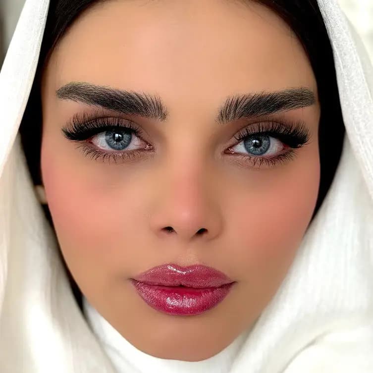 لنز یونیک ایندیگو آبی دور محو — تصویر ۲