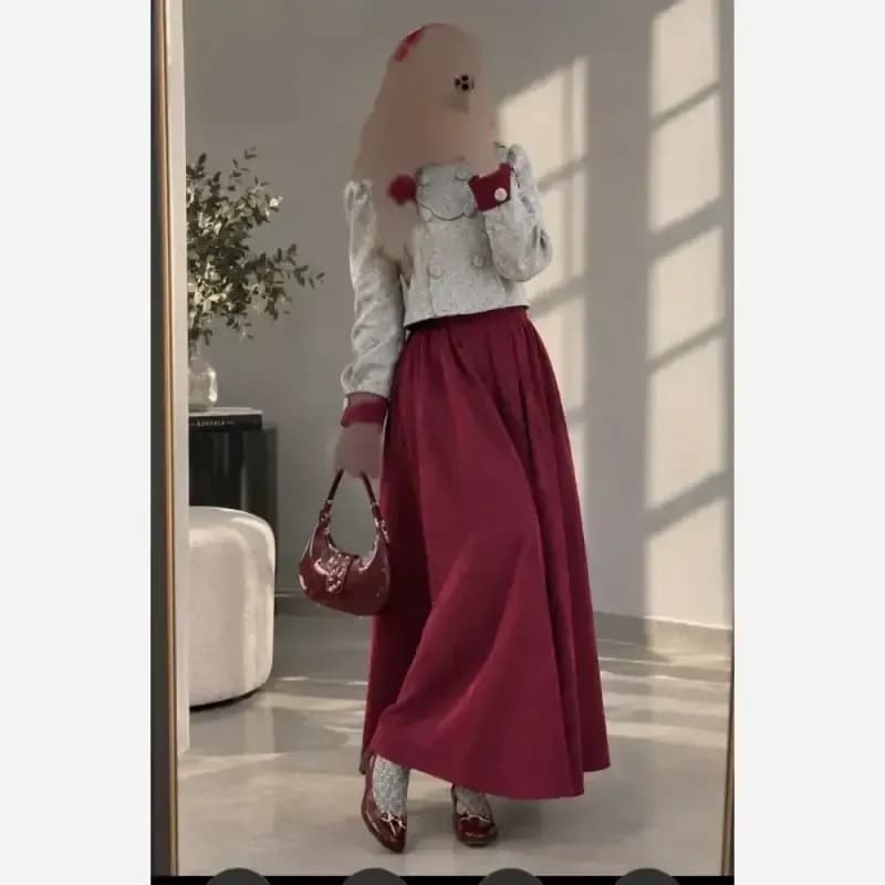 کت و دامن بهارناز پارچه کشمیر بافت وارداتی و مخمل کبریتی رنگ طوسی زرشکی — تصویر ۲