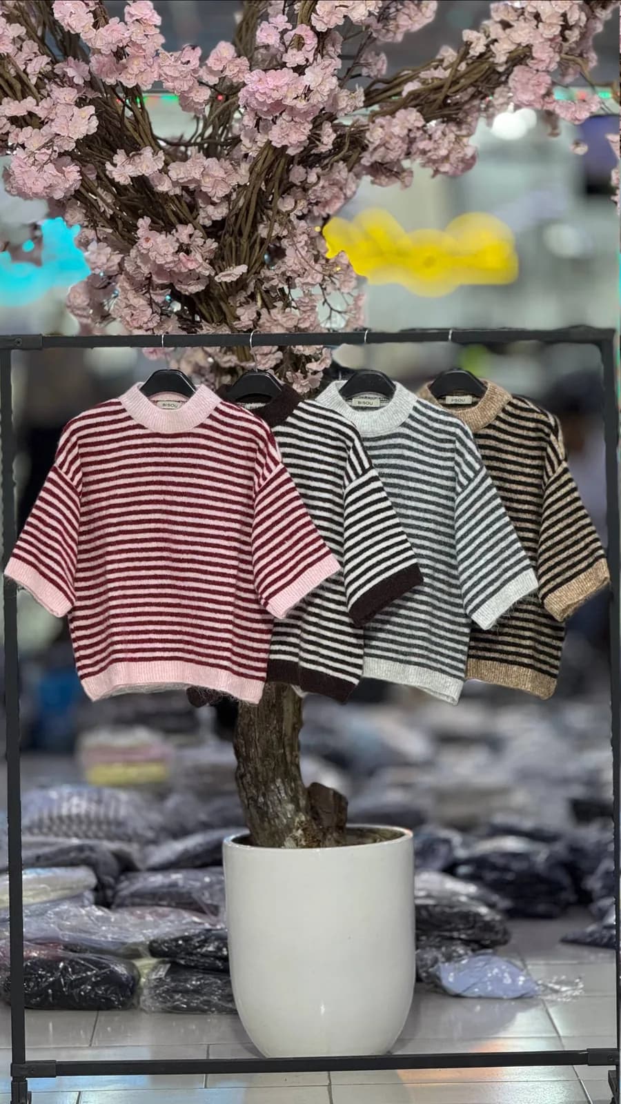 پلیور راه راه زنانه برند BISOU (رنگ صورتی و زرشکی، شیری و قهوه‌ای، طوسی و سفید و بژ و مشکی)