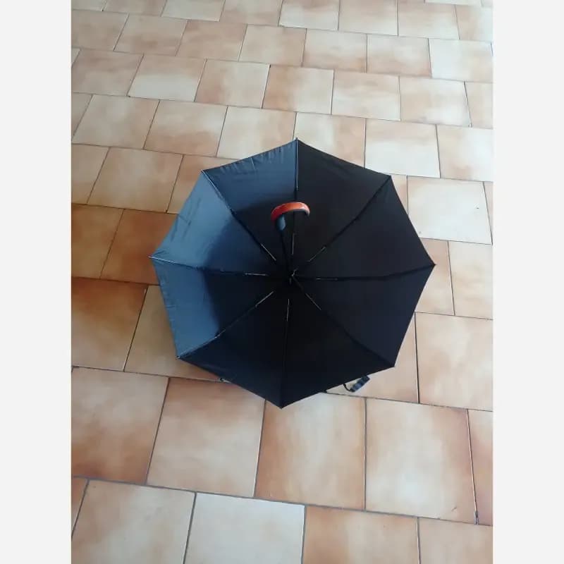 چتر تاشو اتوماتیک عصایی هشت فنره آب گریز با کاور مردانه و زنانه — تصویر ۵