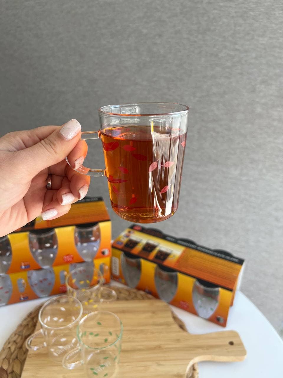 فنجان پیرکس LERAVA کد 630 – طرح برگ قرمز — تصویر ۲