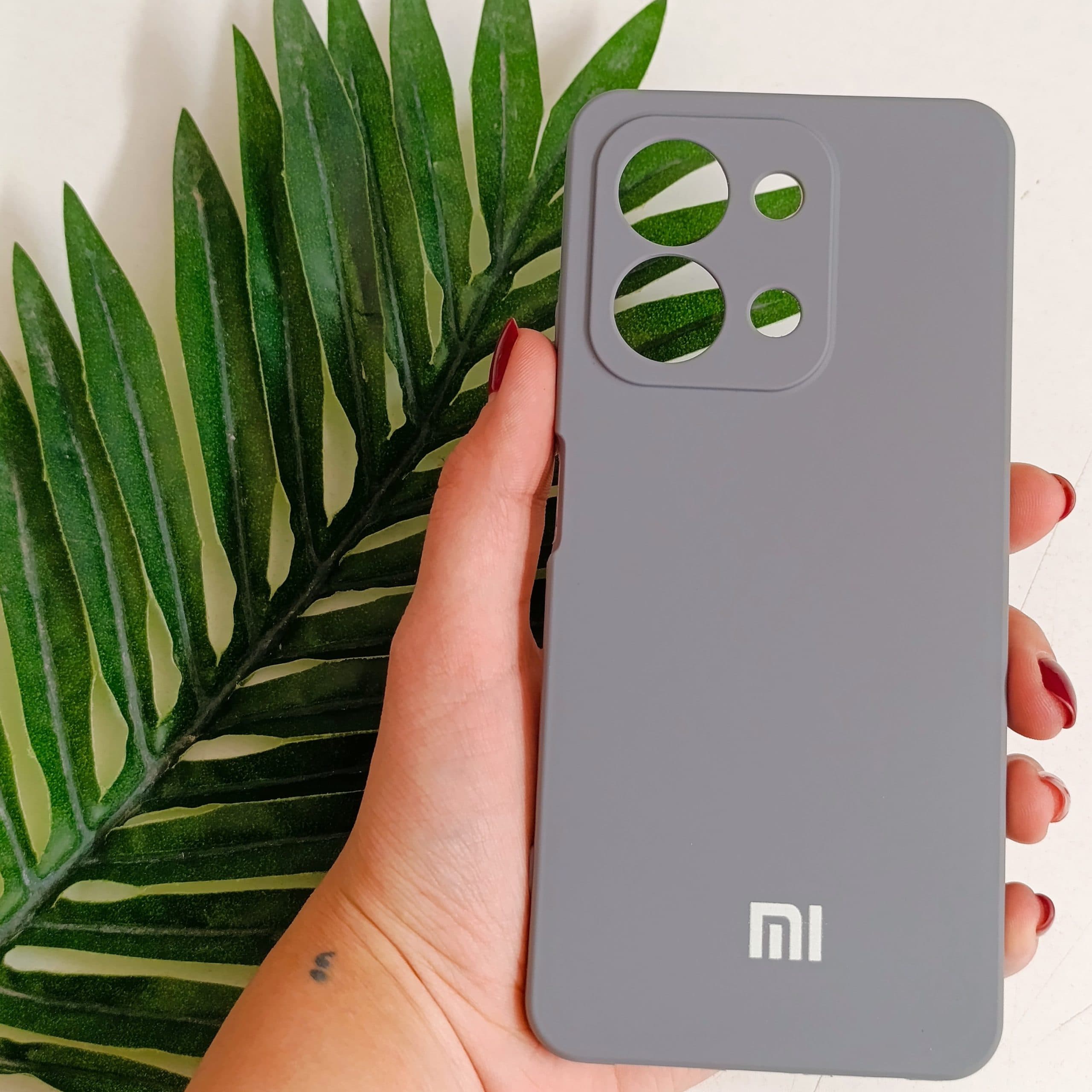 گارد گوشی Redmi 15c مدل سیلیکونی و دارای روکش داخلی رنگ خاکستری قاب و کاور محافظ موبایل