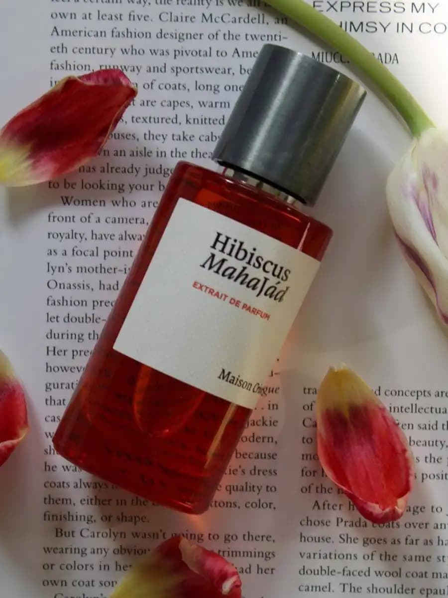 عطر هبیسکاس ماهاجاد میسون کریولی | Maison Crivelli Hibiscus Mahajád — تصویر ۵