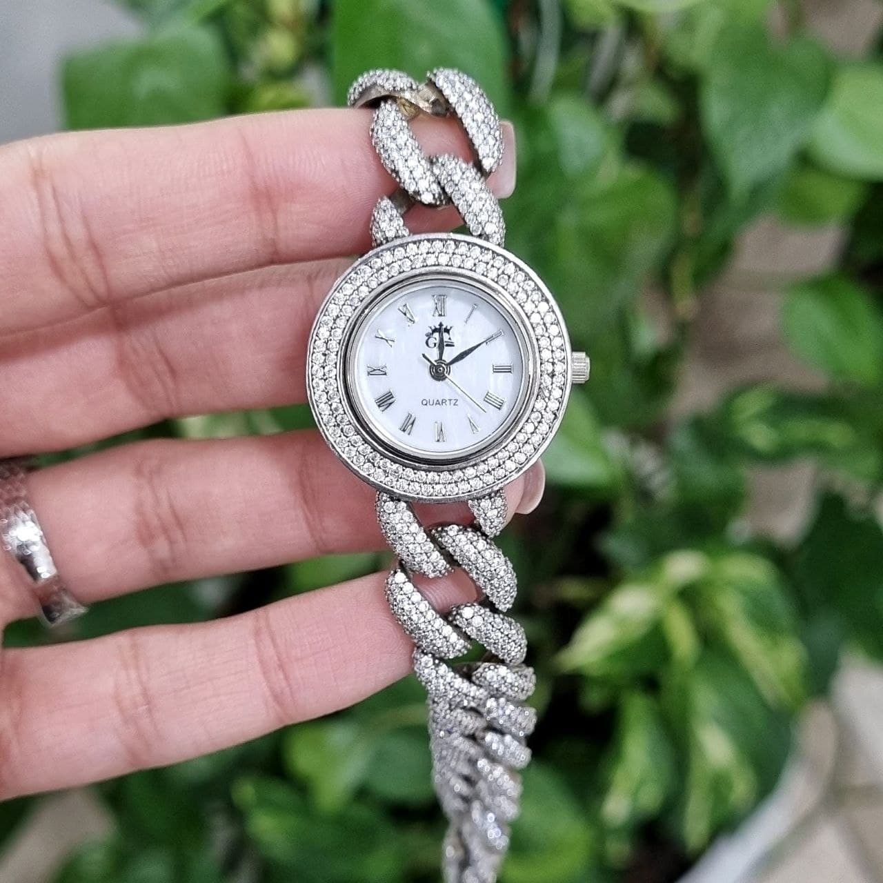 ساعت مچی نقره زنانه مدل کارتیه WT19 — تصویر ۲