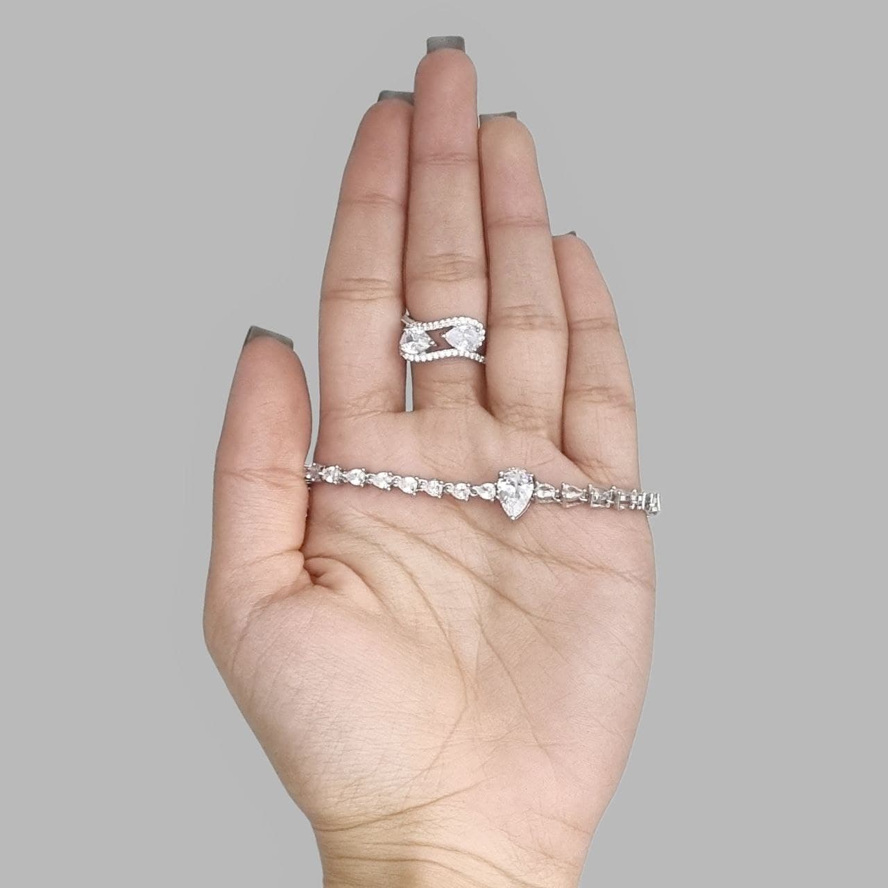 سرویس نقره جواهری طرح اشک ST 1033 — تصویر ۳