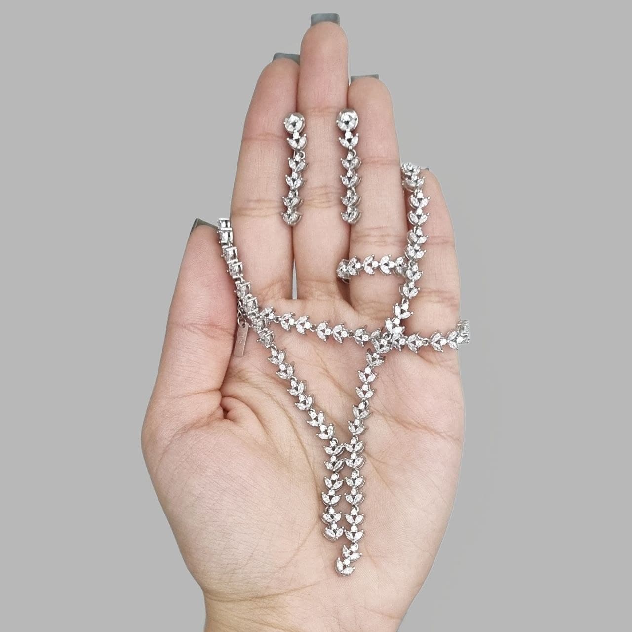 سرویس نقره جواهر طرح کراواتی مارکیز ST 1028 — تصویر ۲