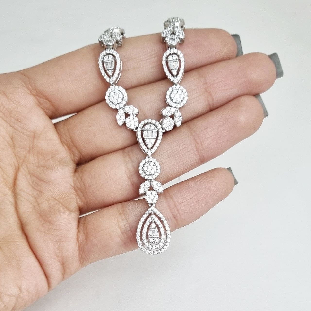 سرویس نقره جواهر طرح اشک امرالدکات ST 1027 — تصویر ۲