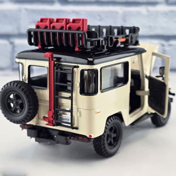 ماکت ماشین آفرود Motor Max مدل تویوتا لندکروزر FJ40 — تصویر ۳