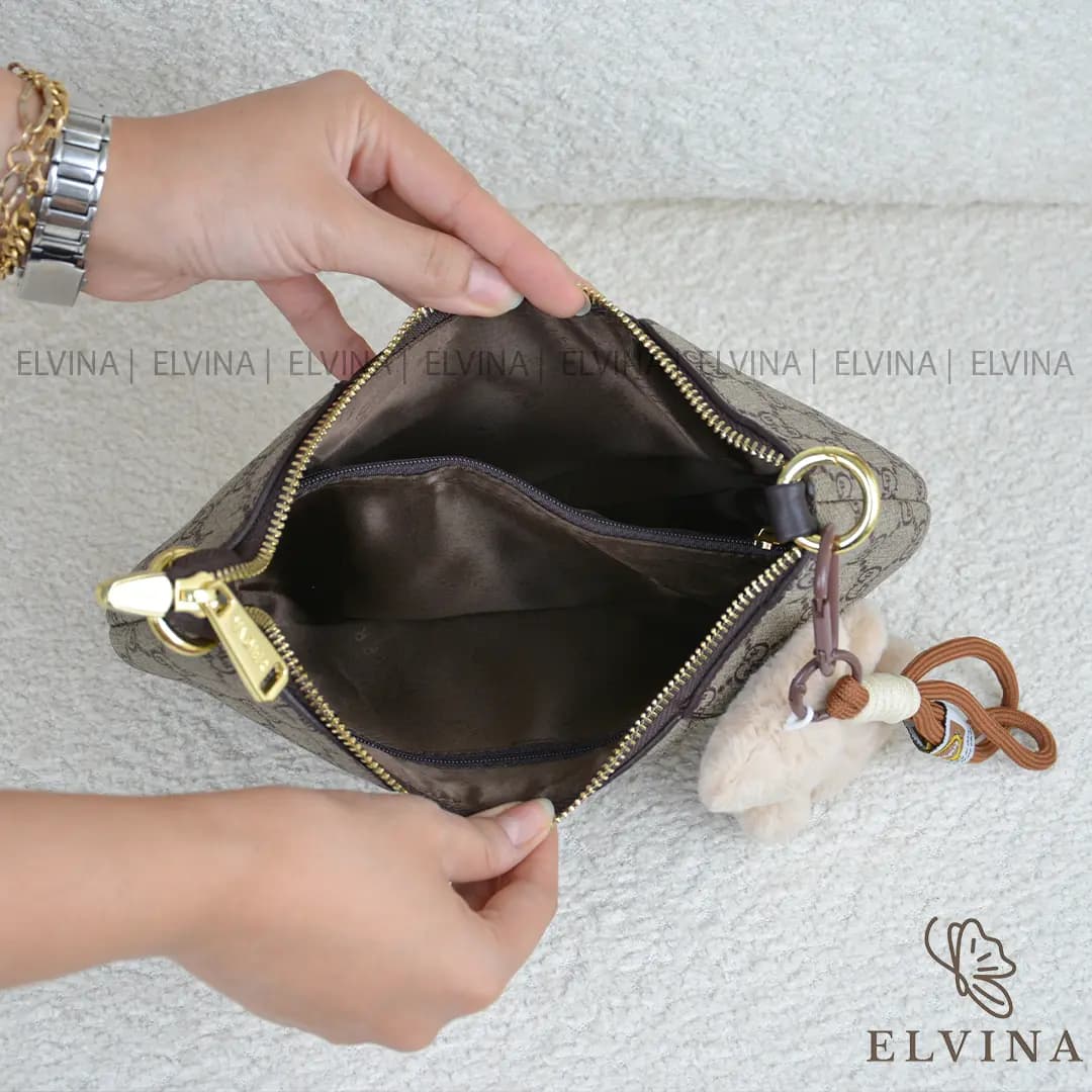 کیف دخترانه قایقی آویز چارم آلا وارداتی برند YADIER دارای دو بند دوشی و دستی — تصویر ۵