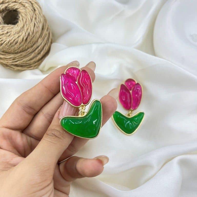 گوشواره زنانه مدل گل میناکاری مدل گل لاله کد E6568 — تصویر ۳