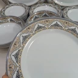 سرویس غذاخوری ملامین 41 پارچه گرد طرح دار شیرکوه یزد دارای استاندارد سرویس ملامین سرویس غذا — تصویر ۶