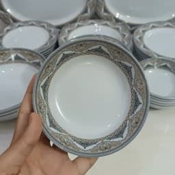 سرویس غذاخوری ملامین 41 پارچه گرد طرح دار شیرکوه یزد دارای استاندارد سرویس ملامین سرویس غذا — تصویر ۳