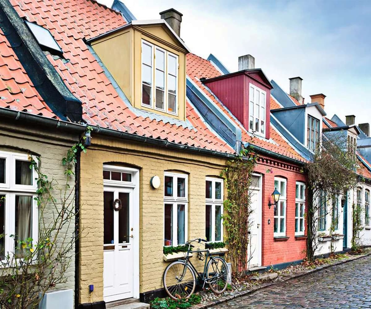 پازل 1000 تكه رونزبرگر طرح Houses in Aarhus كد 16741 — تصویر ۲