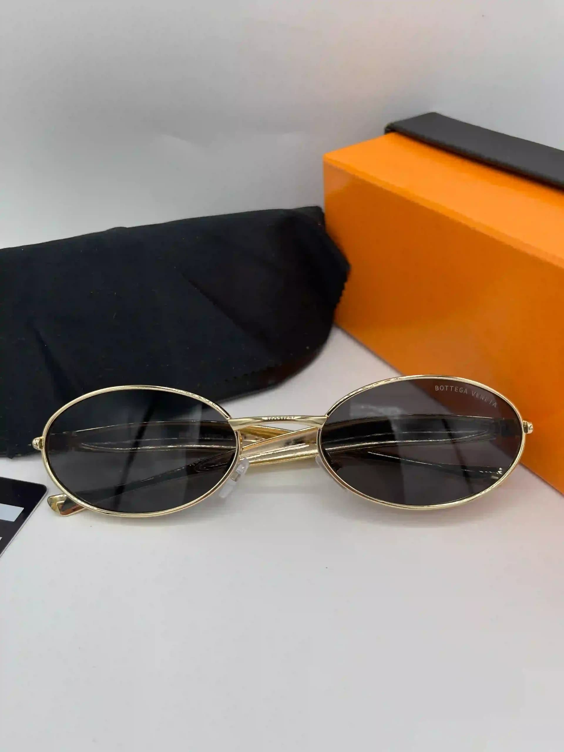 عینک آفتابی بوتگا ونیتا (Bottega Veneta) مدل بیضی رترو فریم فلزی زنانه و مردانه — تصویر ۳
