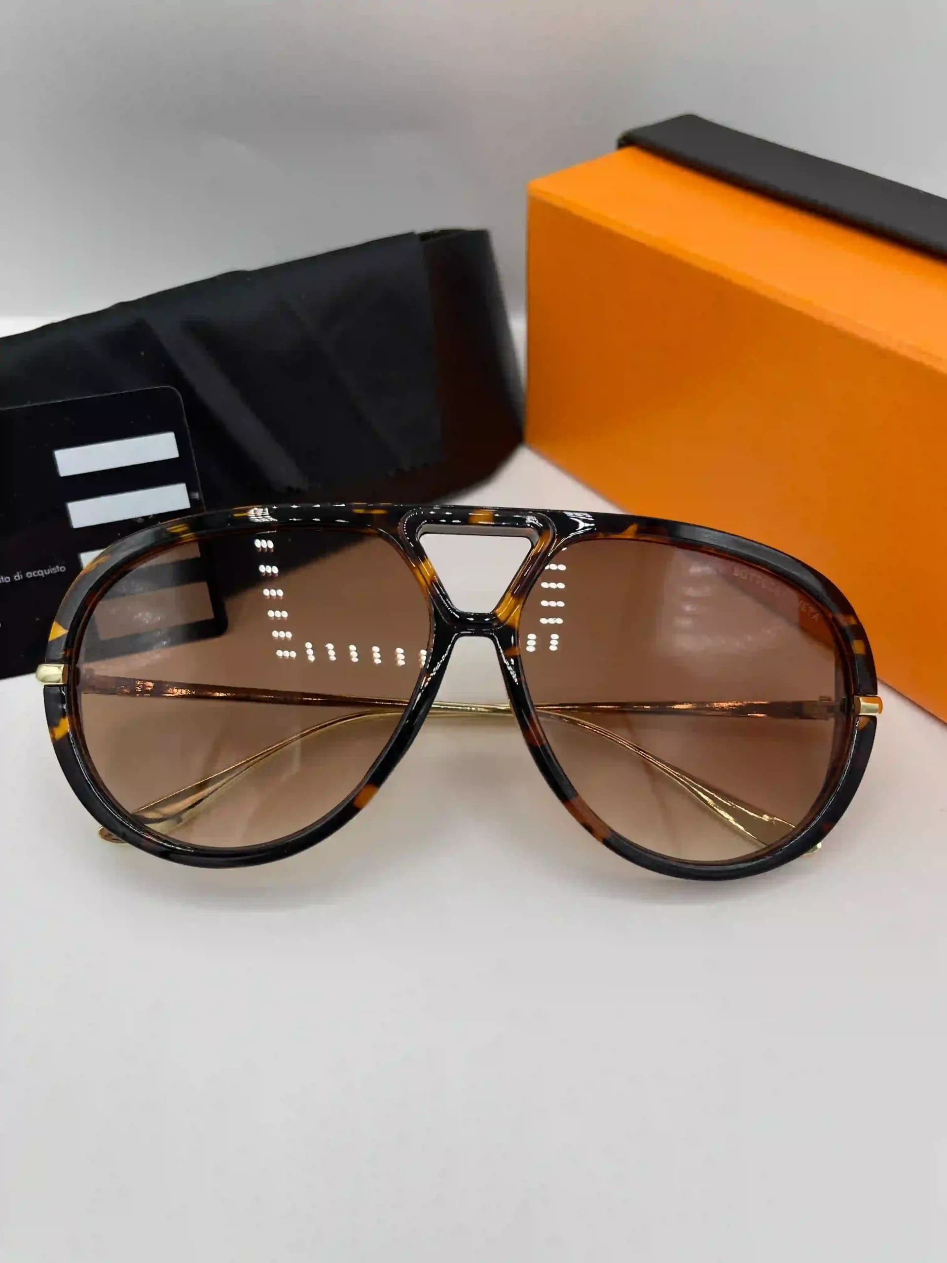عینک آفتابی بوتگا ونیتا (Bottega Veneta) مدل خلبانی ناوبری زنانه و مردانه — تصویر ۵